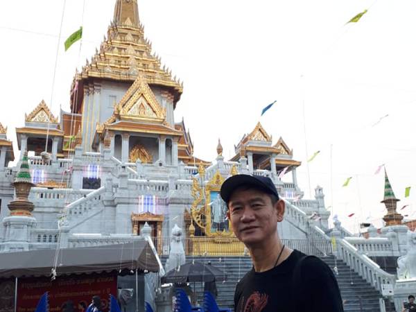 เที่ยวกรุงเทพ สัมพันธวงศ์ วัดไตรมิตร (Wat Traimit)