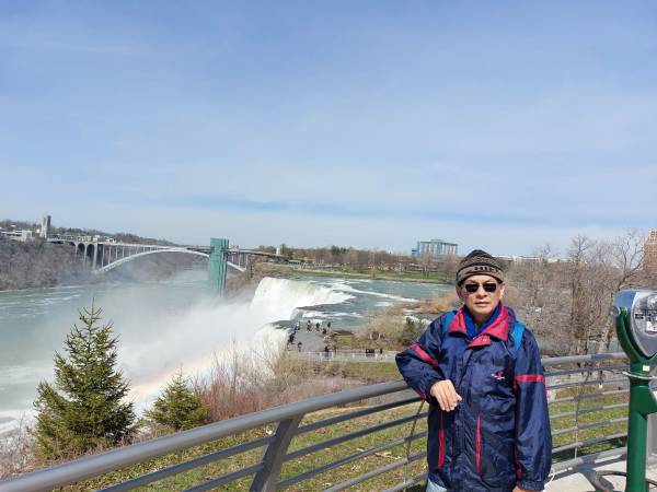 Pol usa น้ำตกไนแองการา (Niagara Falls)
