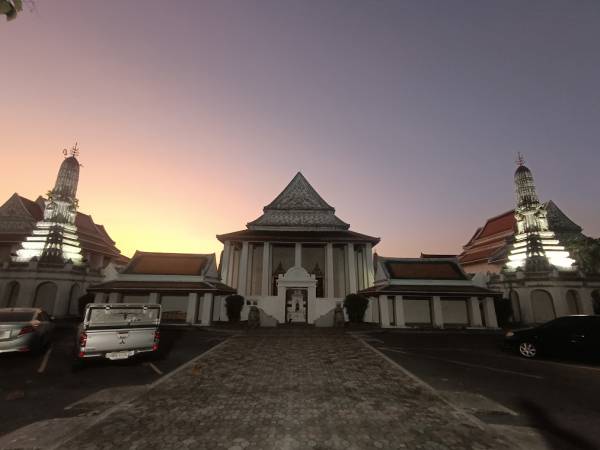 เที่ยวกรุงเทพ พระนคร วัดเทพธิดารามวรวิหาร (Wat Thepthidaram)