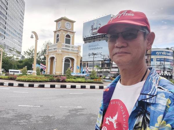 เที่ยวภูเก็ต เมือง หอนาฬิกาวงเวียนสุรินทร์ (Surin Clock Tower)