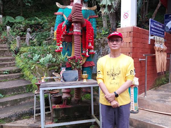 เที่ยวเชียงใหม่ เชียงดาว วัดถ้ำเชียงดาว (Tham Chiang Dao Temple)