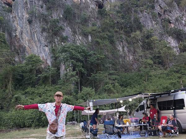 เที่ยวอุทัยธานี ลานสัก บ้านหุบเขา 222 Mountain Camp