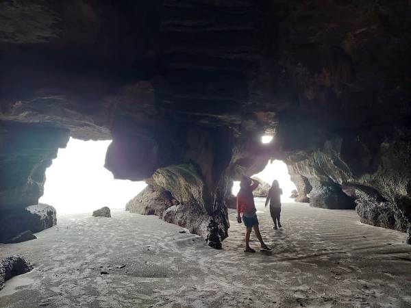เที่ยวตรัง กันตัง อุทยานแห่งชาติหาดเจ้าไหม ถ้ำหยงหลิง (Yong Ling Cave) 