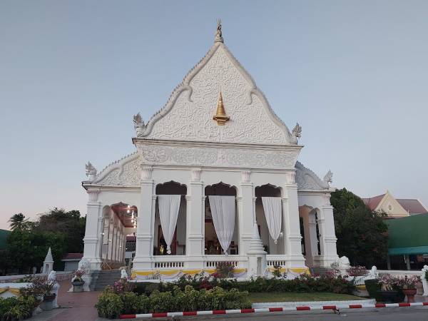 เที่ยวอุบลราชธานี เมือง วัดสุปัฏนารามวรวิหาร (Wat Supattanaram Worawihan)