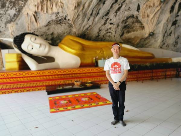 เที่ยวอุทัยธานี ลานสัก วัดถ้ำทอง (Wat Tham Thong)