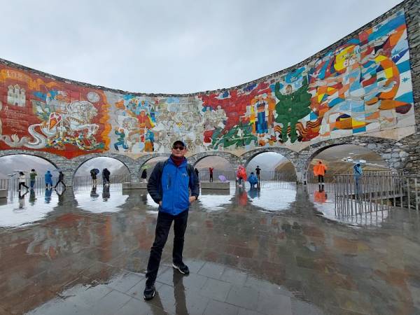 เที่ยวจอร์เจีย แกนิสิ อนุสรณ์แห่งมิตรภาพ (Monument of friendship) 