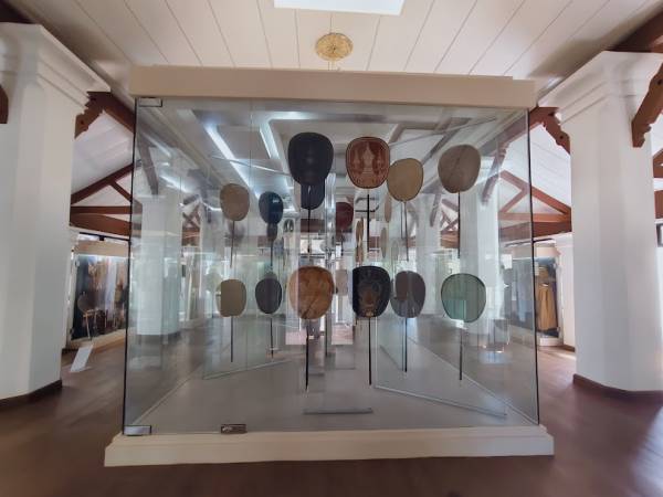 เที่ยวอยุธยา บางปะอิน วัดนิเวศธรรมประวัติราชวรวิหาร พิพิธภัณฑ์