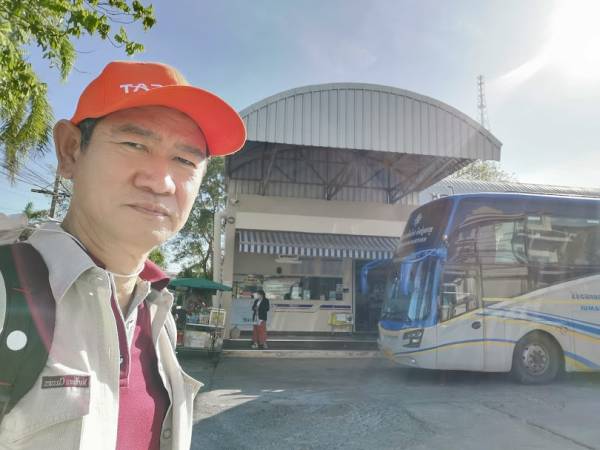 เที่ยวสุราษฎร์ธานี เมือง ถนนเลียบแม่น้ำตาปี หน้าเมือง