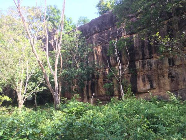 Nares ลาว ท่าแขก กำแพงหินยักษ์ อาณาจักรโคดตะบอง